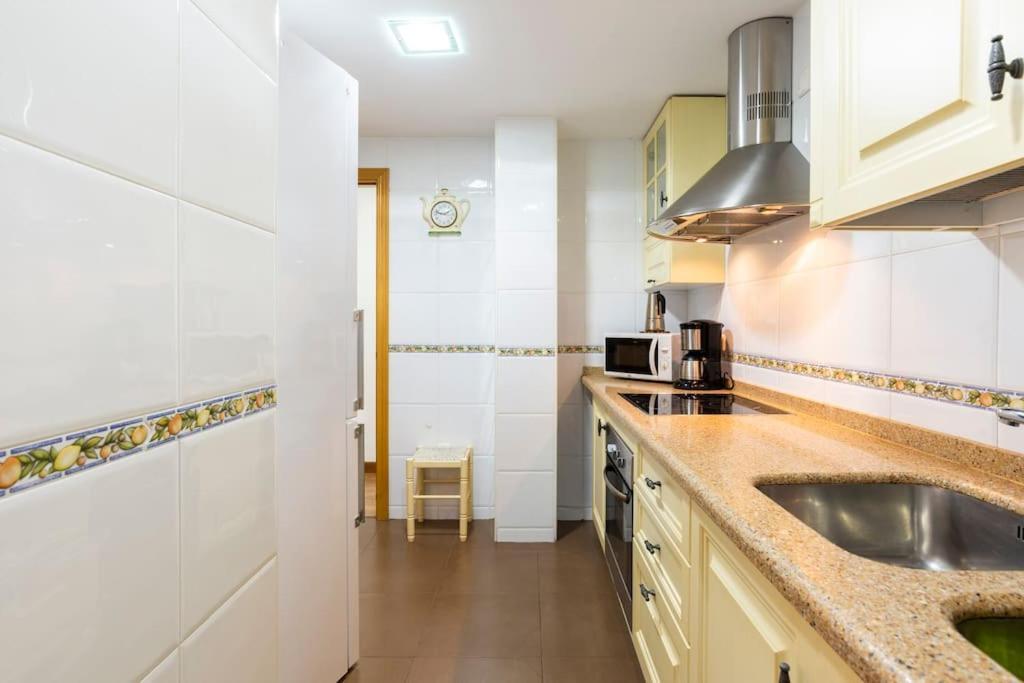 Ayala Beach Apartment Malaga Exterior photo